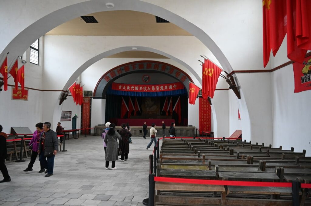 陝西省・の写真　岩と光の夢の回廊9-4