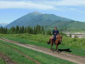 新疆ウィグル自治区・喀納斯(カナス)禾木村の写真 トゥバ族と哈薩克(カザフ)族の浄土3-11
