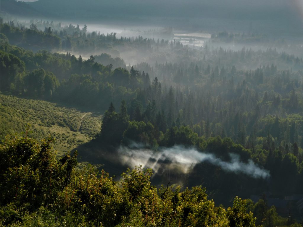 新疆ウィグル自治区・喀納斯(カナス)禾木村の写真 トゥバ族と哈薩克(カザフ)族の浄土3-2