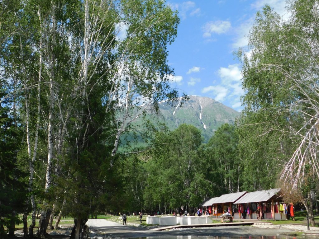 新疆ウィグル自治区・喀納斯(カナス)禾木村の写真 トゥバ族と哈薩克(カザフ)族の浄土3-4