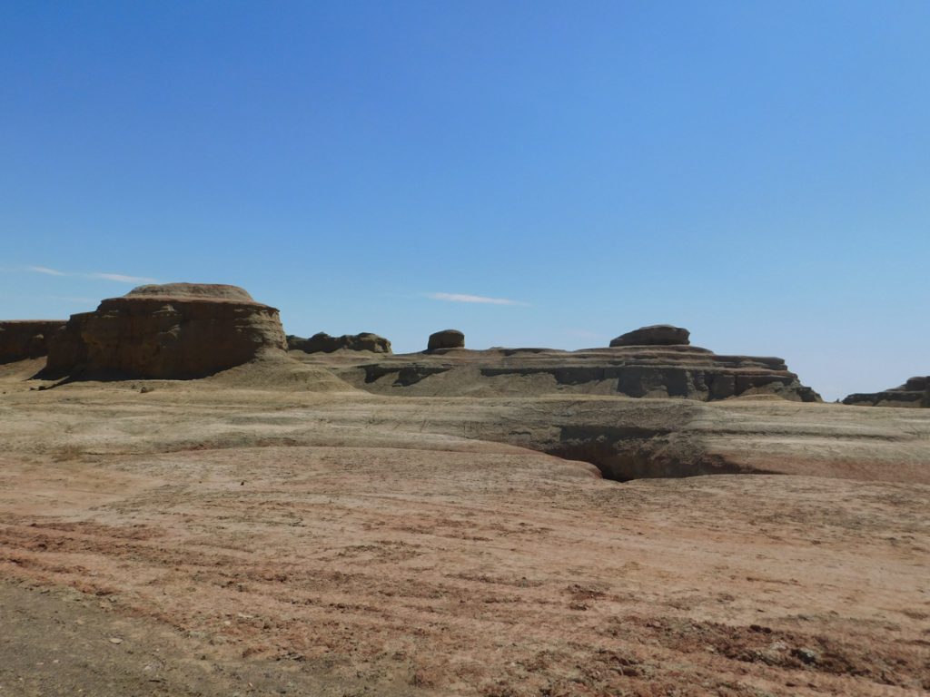 新疆ウィグル自治区・烏爾禾魔鬼城の写真 龍が住む城-4