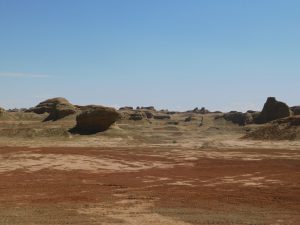 新疆ウィグル自治区・烏爾禾魔鬼城の写真 龍が住む城-7