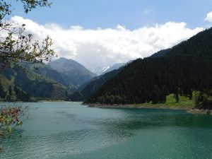 新疆ウィグル自治区・天山天池／南山牧場／奎屯河大峡谷の写真　天山の山懐に抱かれて-10