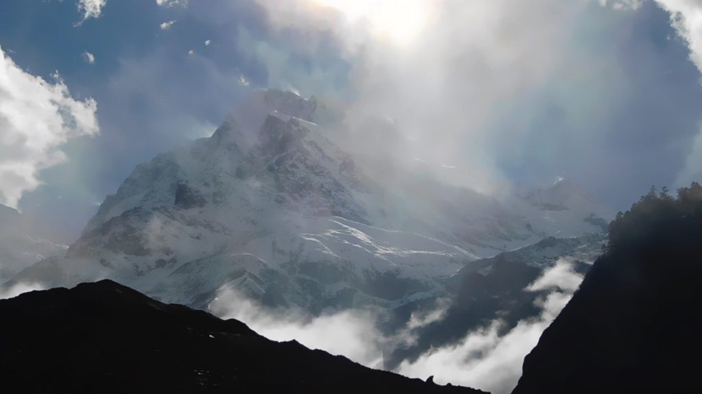 四川省・貢嗄（コンガ）山と海螺（ハイロウ）溝の写真　高山を仰ぐ壮大なドラマ-4