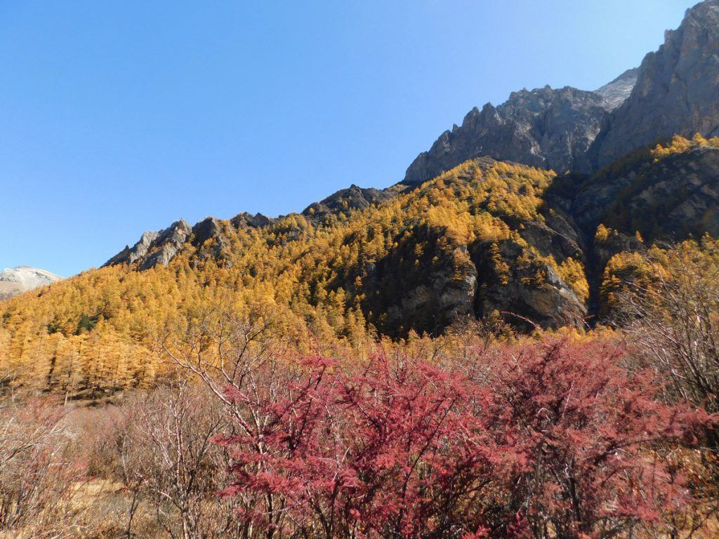 四川省・仙乃日の写真　神々の山-2