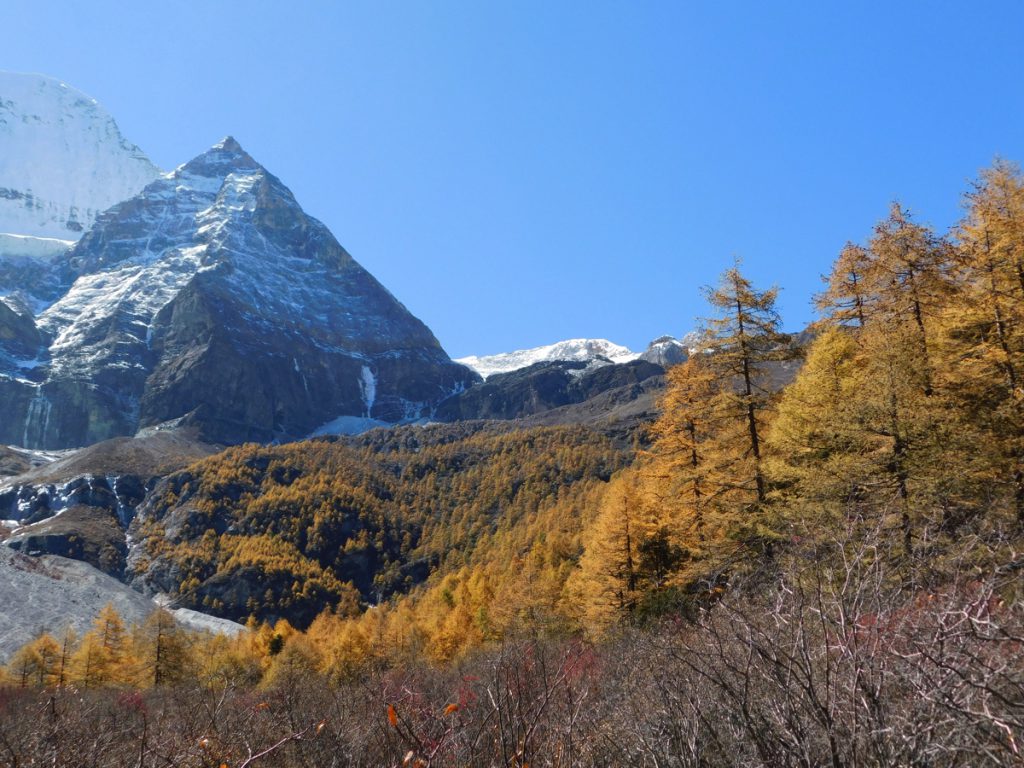 四川省・仙乃日の写真　神々の山-4