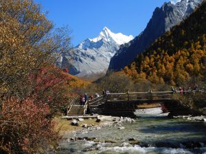 四川省・仙乃日の写真　神々の山-8