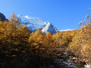 四川省・仙乃日の写真　神々の山-9