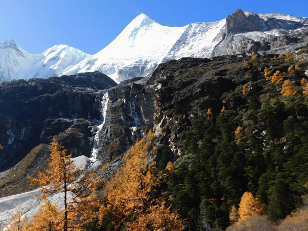 四川省・牛奶海と五色海への道／牛奶海／五色海の写真　感涙のブルー-2