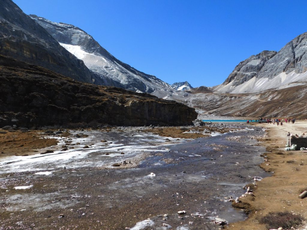 四川省・牛奶海と五色海への道／牛奶海／五色海の写真　感涙のブルー-5