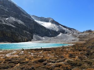 四川省・牛奶海と五色海への道 牛奶海 五色海の写真　感涙のブルー2-9