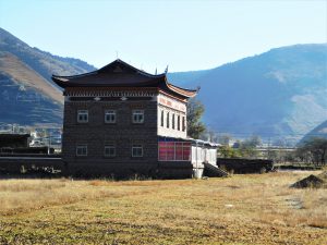 四川省・新都橋の霜の朝／塔公寺／塔公草原の写真　祈りの道を行く-11