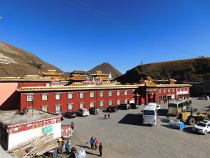 四川省・新都橋の霜の朝 塔公寺 塔公草原の写真 祈りの道を行く2-11