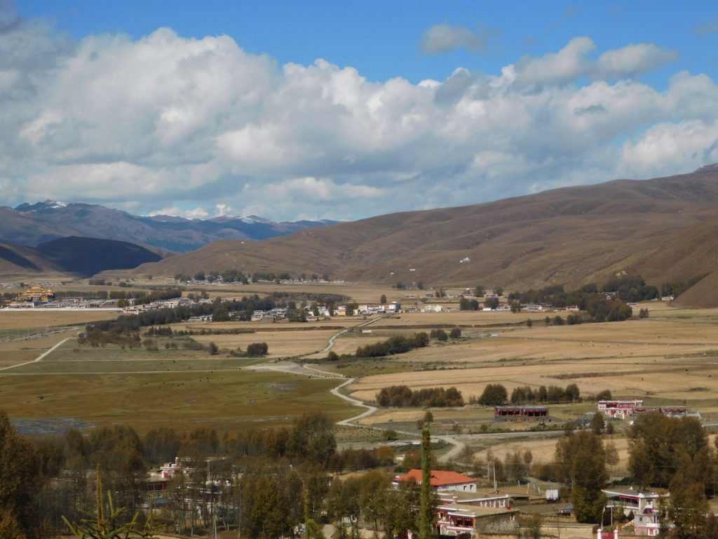 四川省・八美から丹巴路へ／雅拉雪山を望む／紅葉の丹巴路／四姑娘山の秋の写真　錦秋の丹巴路を行く-2