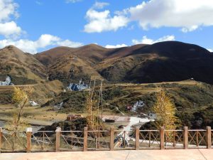 四川省・八美から丹巴路へ／雅拉雪山を望む／紅葉の丹巴路／四姑娘山の秋の写真　錦秋の丹巴路を行く-7