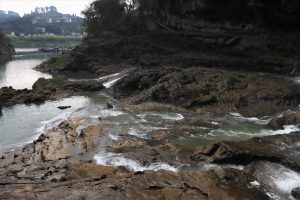湖南省・芙蓉鎮／紅石林の写真　千年の古鎮と奇岩-11