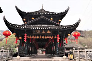 湖南省・芙蓉鎮／紅石林の写真　千年の古鎮と奇岩-7