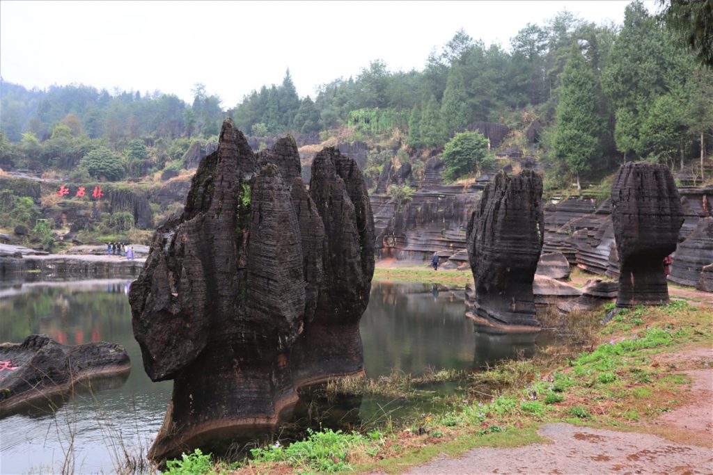 湖南省・芙蓉鎮、紅石林の写真 千年の古鎮と奇岩2-4