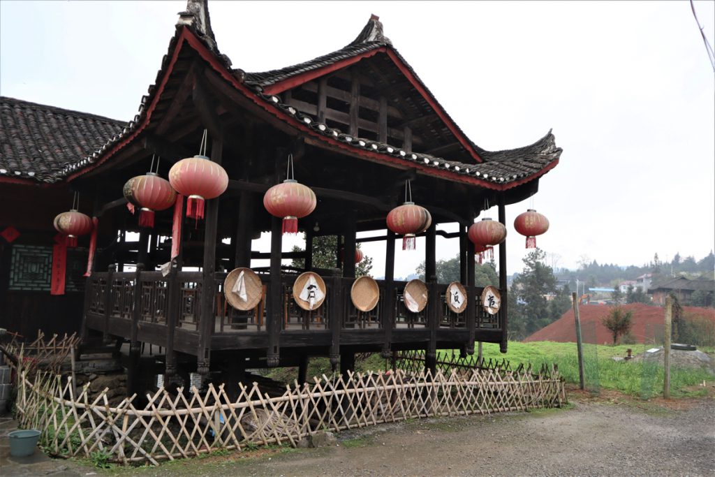 湖南省・芙蓉鎮、紅石林の写真 千年の古鎮と奇岩2-5