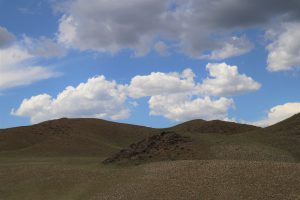 新疆ウィグル自治区・賽里木（サリム）湖、果子溝の写真　碧水、碧空、山花爛漫の伊犁河谷へ-11