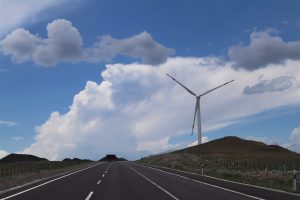 新疆ウィグル自治区・賽里木（サリム）湖、果子溝の写真　碧水、碧空、山花爛漫の伊犁河谷へ-7