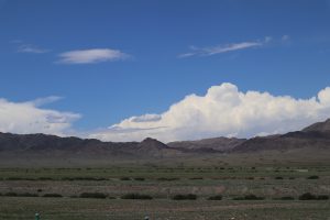 新疆ウィグル自治区・賽里木（サリム）湖、果子溝の写真　碧水、碧空、山花爛漫の伊犁河谷へ-8