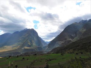 雲南省・虎跳峡と神河橋、哈巴（ハバ）雪山と玉龍雪山の写真　天空の路を行く2-10