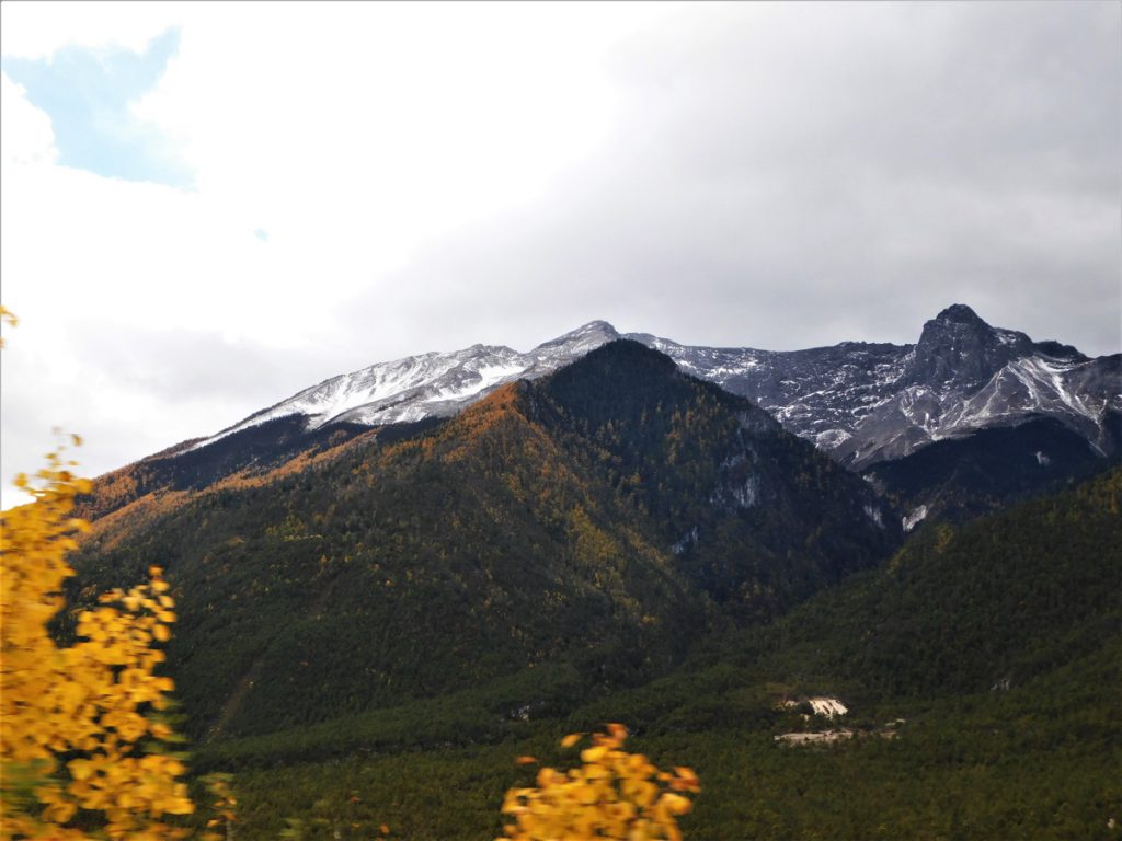 雲南省・虎跳峡と神河橋、哈巴（ハバ）雪山と玉龍雪山の写真　天空の路を行く2-2