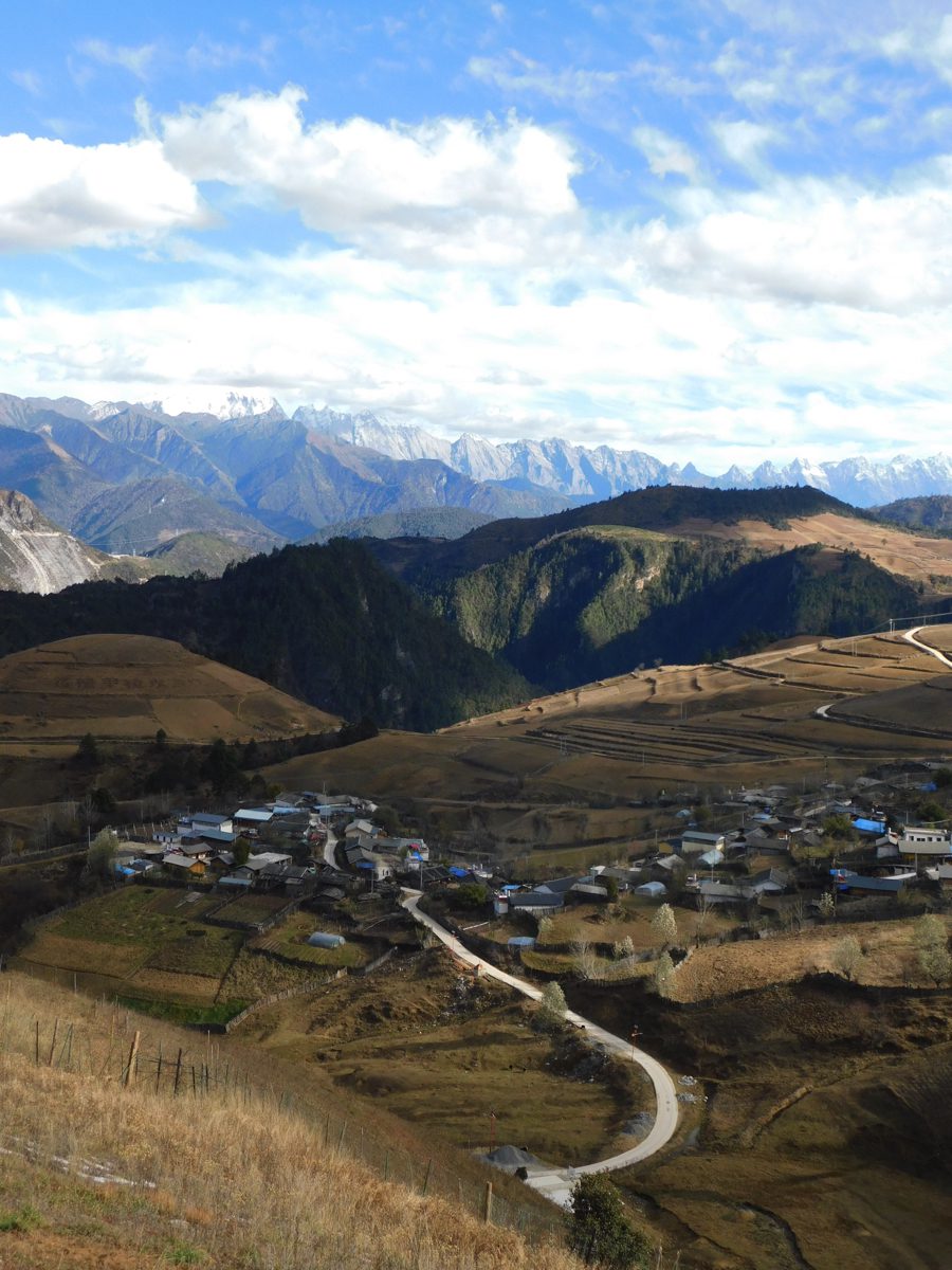 雲南省・虎跳峡と神河橋、哈巴（ハバ）雪山と玉龍雪山の写真　天空の路を行く3-4