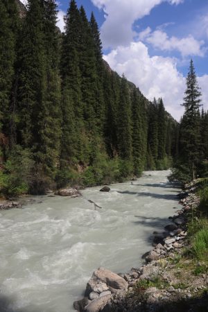 新疆ウィグル自治区・夏塔古道の写真　シルクロードの古道を歩く-8