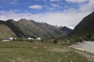 新疆ウィグル自治区・夏塔古道の写真　シルクロードの古道を歩く2-10