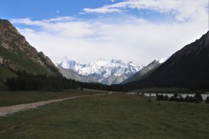 新疆ウィグル自治区・夏塔古道の写真　シルクロードの古道を歩く3-11