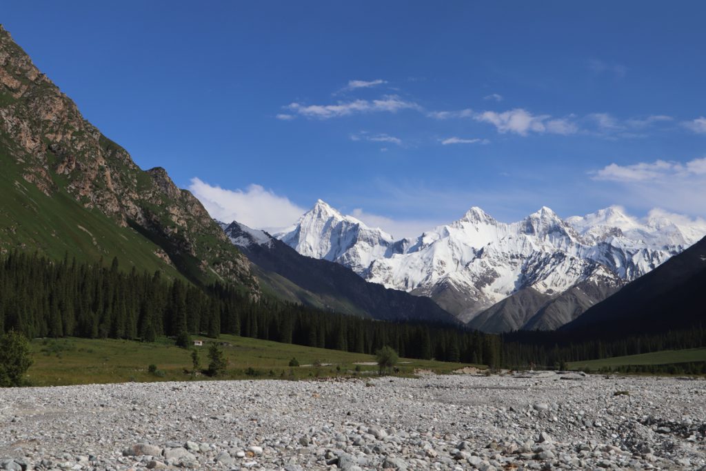 新疆ウィグル自治区・夏塔古道の写真　シルクロードの古道を歩く3-3
