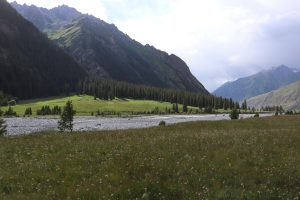 新疆ウィグル自治区・夏塔古道の写真　シルクロードの古道を歩く3-7