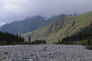 新疆ウィグル自治区・夏塔古道の写真　シルクロードの古道を歩く3-8