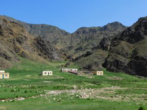 新疆ウィグル自治区・阿拉溝から托克遜への写真 浪漫の回廊から褐色の大地へ-8