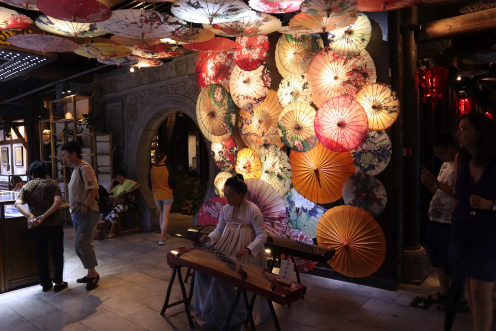 四川省・成都賽窄巷子／塔嶺村／葫芦海への登山道／葫芦海の写真　仙境の村、党嶺から葫芦海に登る-1