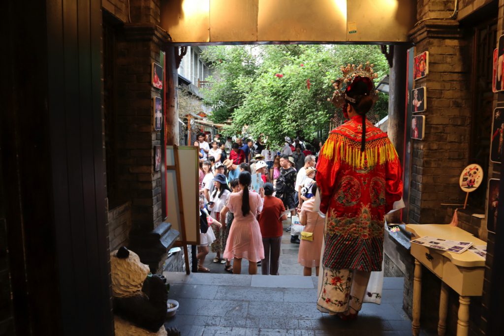 四川省・成都賽窄巷子／塔嶺村／葫芦海への登山道／葫芦海の写真　仙境の村、党嶺から葫芦海に登る-2