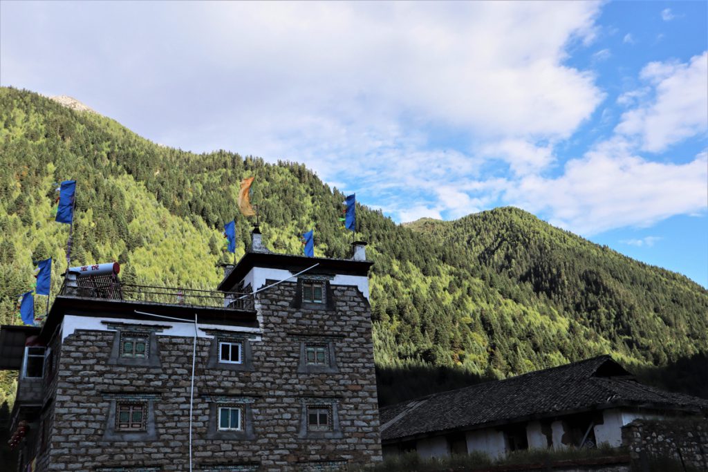 四川省・成都賽窄巷子、塔嶺村、葫芦海への登山道、葫芦海の写真　仙境の村、党嶺から葫芦海に登る2-2