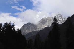四川省・長坪溝/枯樹灘/四姑娘山鎮から大本営ベースキャンプへ/大峰山頂の写真 四姑娘山、大峰を登る-9