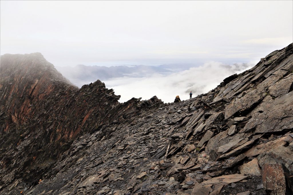 四川省・長坪溝、枯樹灘、四姑娘山鎮から大本営ベースキャンプへ、大峰山頂の写真　四姑娘山、大峰を登る5-1