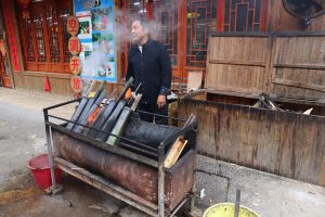 広西壮族自治区・龍脊棚田の写真　山を彩る金色の絨毯2-9