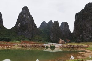 広西壮族自治区・百里水墨画廊／黄姚古鎮の写真　野焼きの煙たなびく桃源郷と嶺南建築古鎮-8