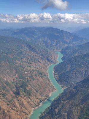 雲南省・金沙江、梅里雪山の写真　長江上流と幸せを呼ぶ山-11