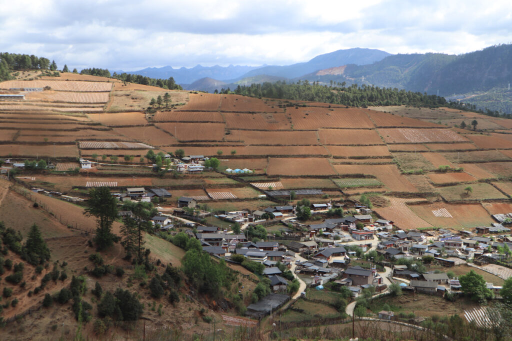 雲南省・金沙江、梅里雪山の写真　長江上流と幸せを呼ぶ山-4