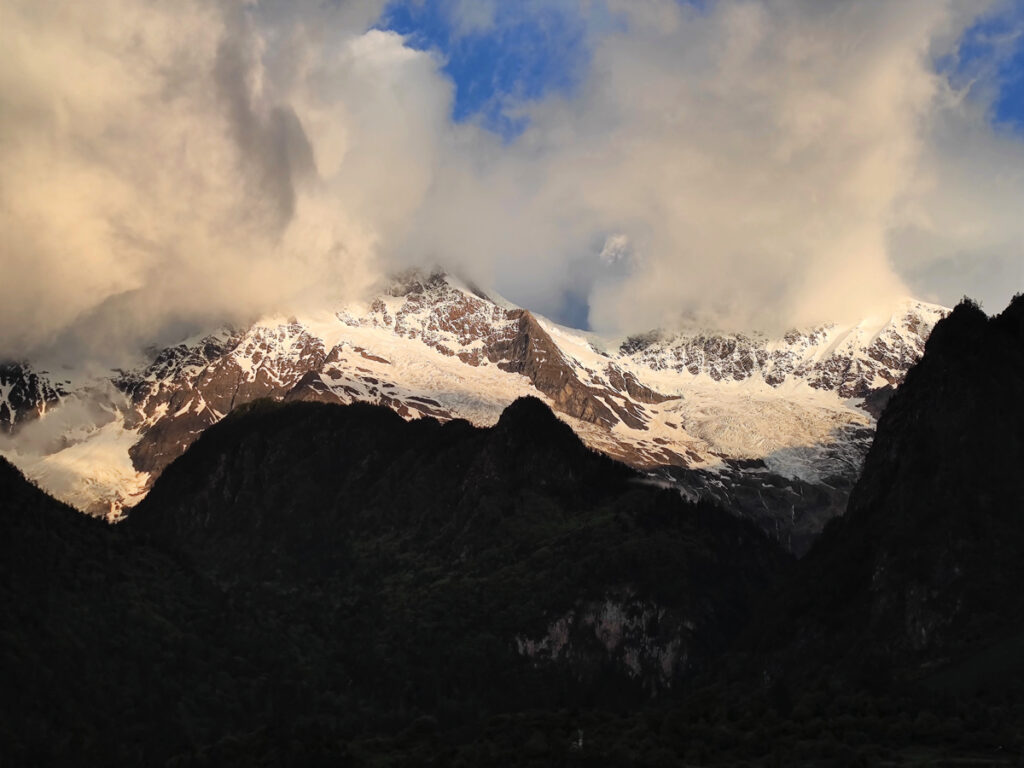 雲南省・雨崩、冰湖、神瀑、神湖の写真　神の村トレッキング-4