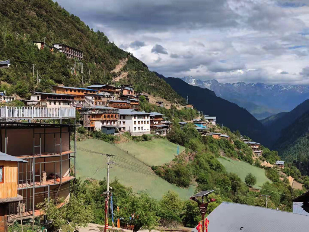 雲南省・雨崩、冰湖、神瀑、神湖の写真 神の村トレッキング2-4