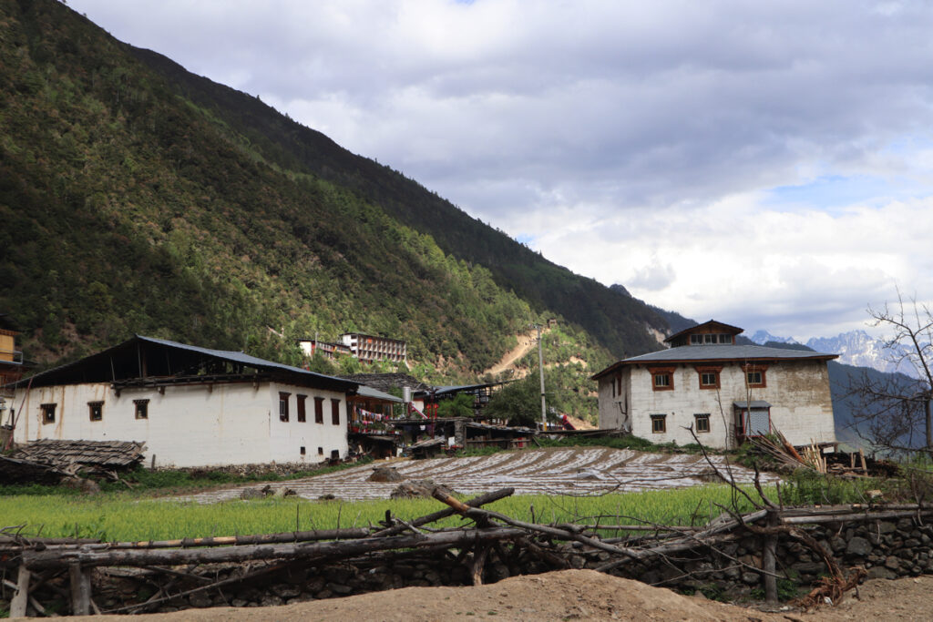 雲南省・雨崩、冰湖、神瀑、神湖の写真 神の村トレッキング2-5
