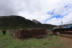 雲南省・香格里拉（シャングリラ）石卡雪山の写真　茶馬古道に聳える聖なる雪山2-6