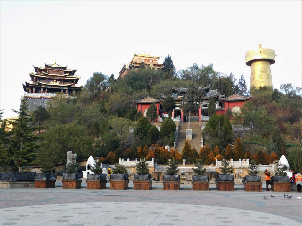 雲南省・香格里拉（シャングリラ）の写真　心中の日月-3